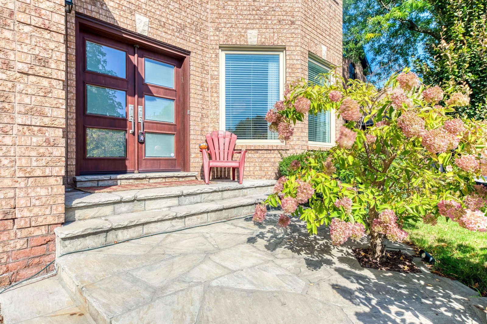 N12594104-3-d857e49a-9efb-4379-b32c-1dfead4defcf