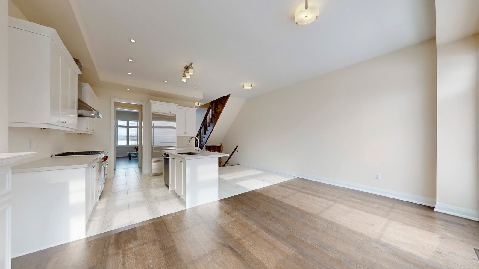 N12741056-6-5dfc2888-c36c-4650-8a68-de67270e67a0